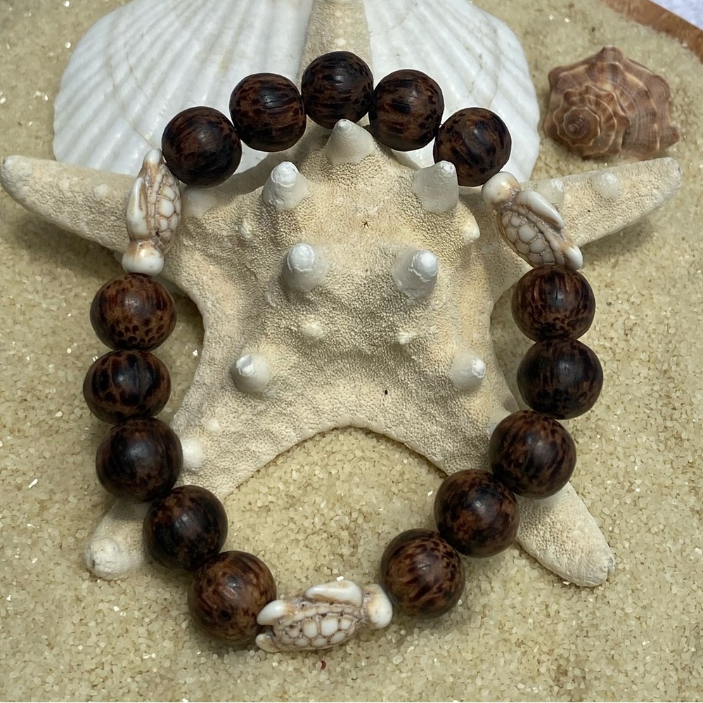 Beaded bracelet - wood and cream colored turquoise turtle beads
